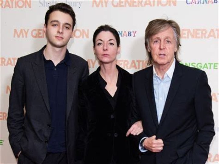Are Jesse Mccartney Related To Paul Mccartney A