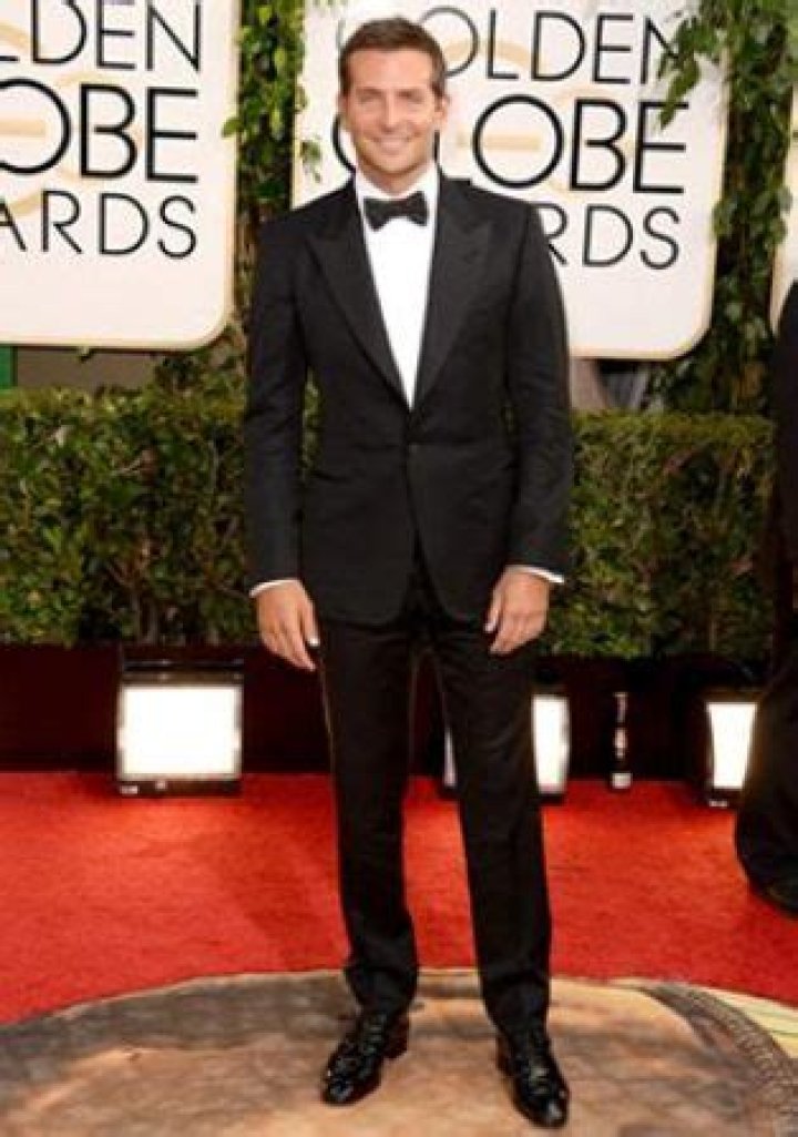 Bradley Cooper Body Measurements Height Weight Shoe Size Vital Stats ·