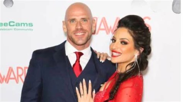 Does Craig Smith Have A Wife? Everything To Know About Aleah Heinlein |