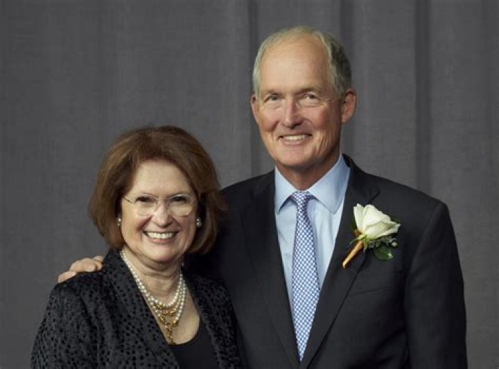 Ellie Kemper Parents: Meet David W. Kemper and Dorothy Ann Jannarone