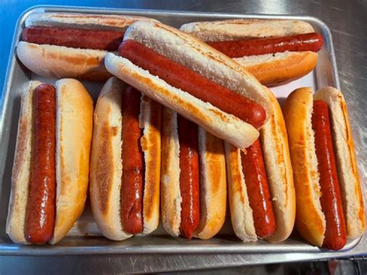 Hot Dogs or Legs? This Tumblr Will Make You Question Every Beach Photo in Your Instagram Feed