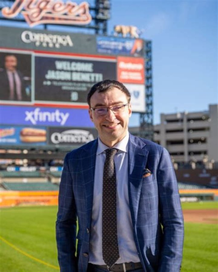 Jason Benetti Biography, Age, Height, Wife, Net Worth, Family ·