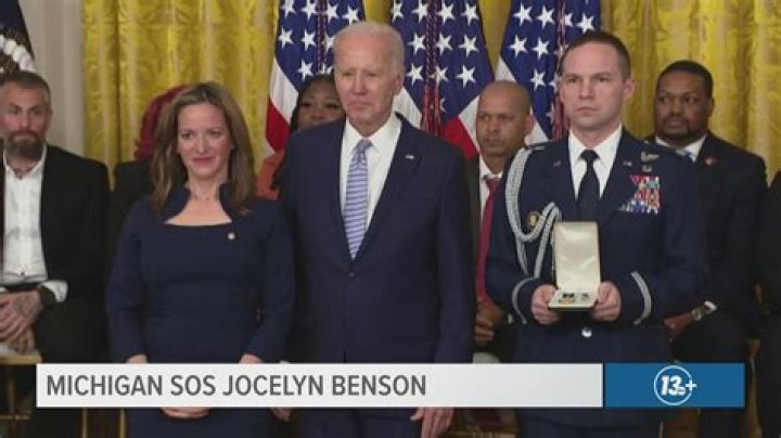 Jocelyn Benson Age, Biography, Husband and Family Facts – Net Worth and Salary of Secretary of State of Michigan |