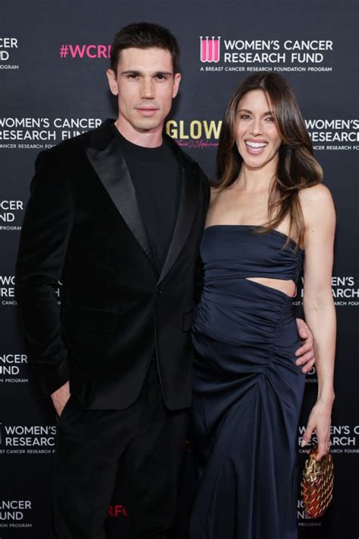 Kayla Ewell – Bio, Wife (Tanner Novlan), Parents, Age, Height, Net Worth
