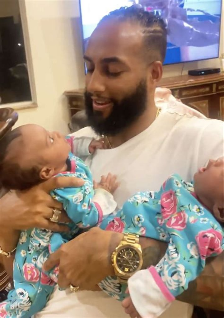 Who is Allan Mueses, confirmed baby father of Amara La Negra? Wed 30 March 2022 00:42 Molly